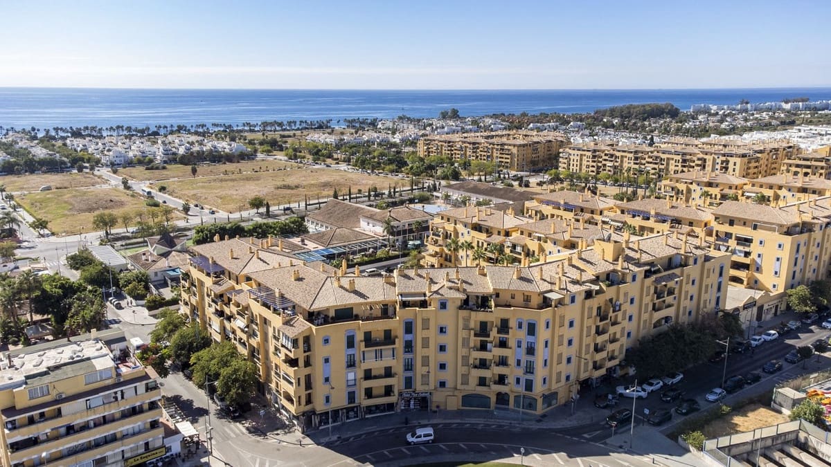 3 soveværelse Lejlighed til salg i San Pedro de Alcantara med swimmingpool - € 592.500 (Ref: 9306395)