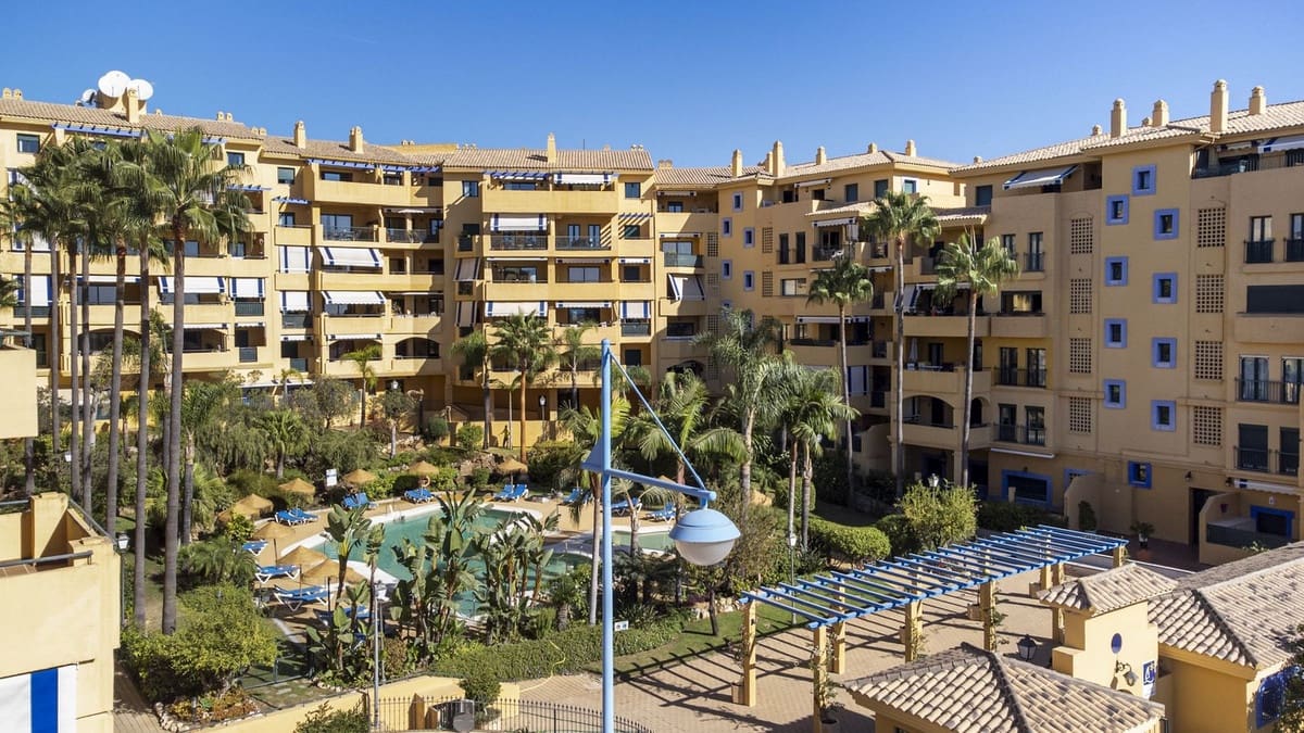 3 soveværelse Lejlighed til salg i San Pedro de Alcantara med swimmingpool - € 592.500 (Ref: 9306395)