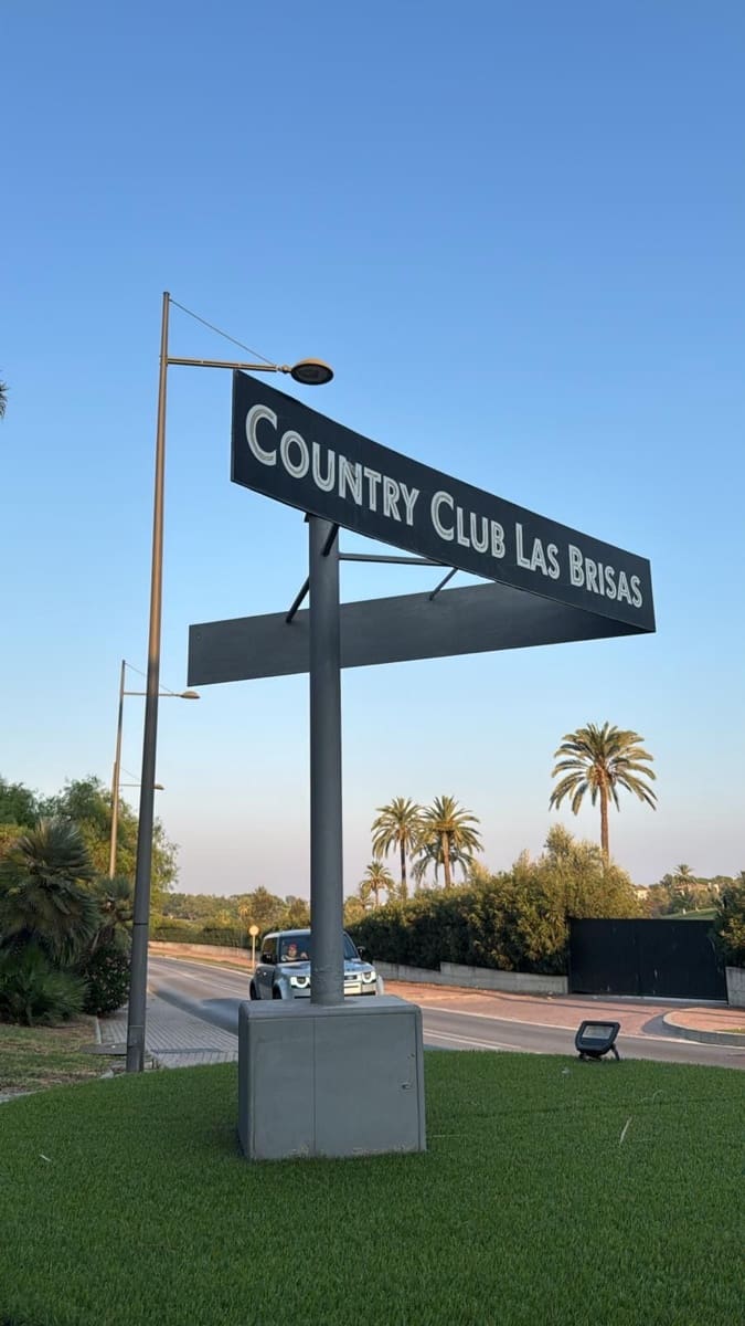 2 sovrum Lägenhet till salu i Nueva Andalucia med pool - 590 000 € (Ref: 9324355)