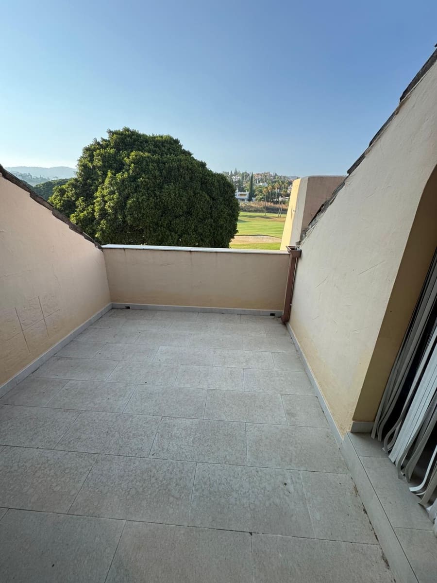 2 sovrum Lägenhet till salu i Nueva Andalucia med pool - 590 000 € (Ref: 9324355)