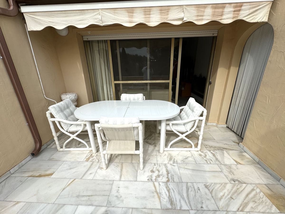 2 sovrum Lägenhet till salu i Nueva Andalucia med pool - 590 000 € (Ref: 9324355)