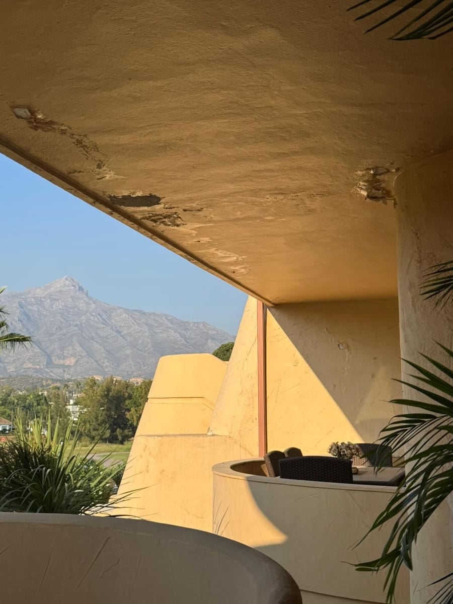 2 sovrum Lägenhet till salu i Nueva Andalucia med pool - 590 000 € (Ref: 9324355)