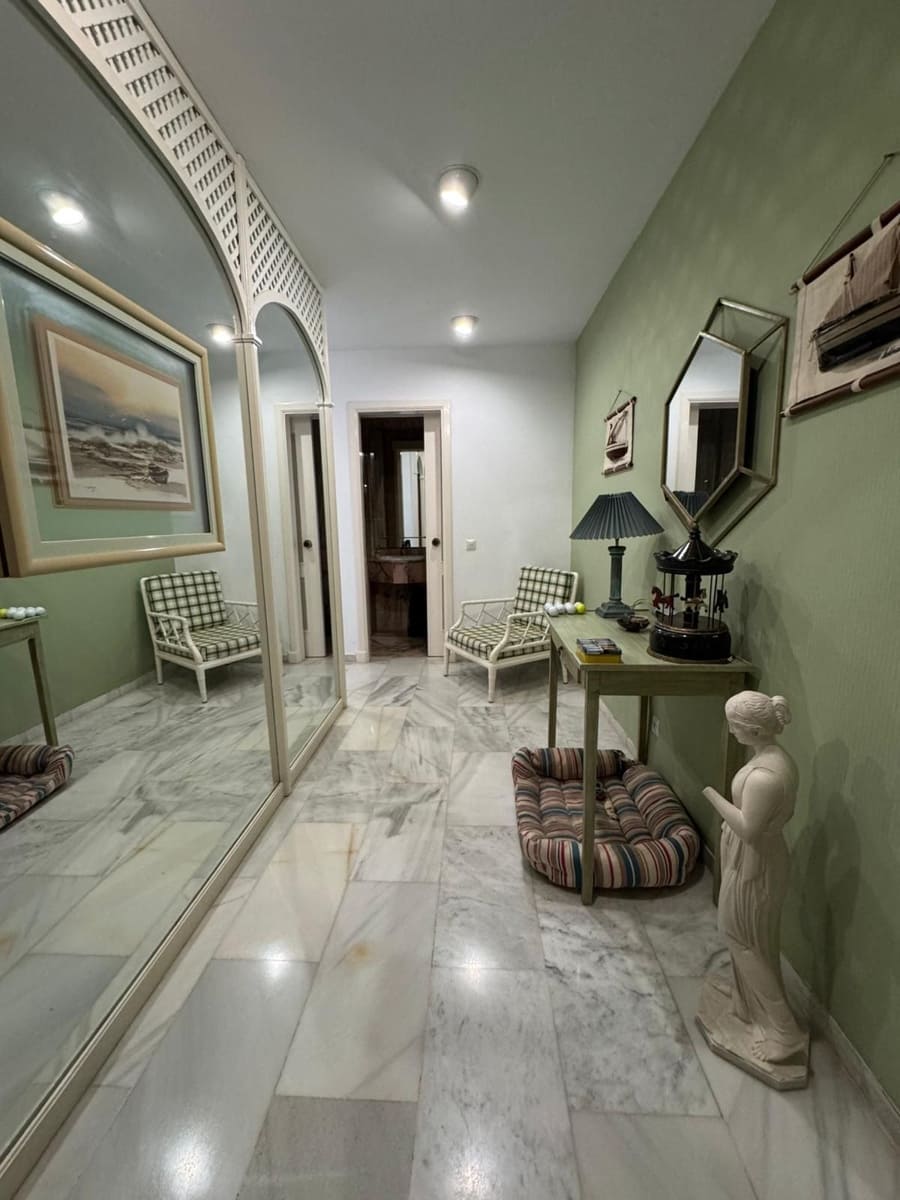 2 sovrum Lägenhet till salu i Nueva Andalucia med pool - 590 000 € (Ref: 9324355)