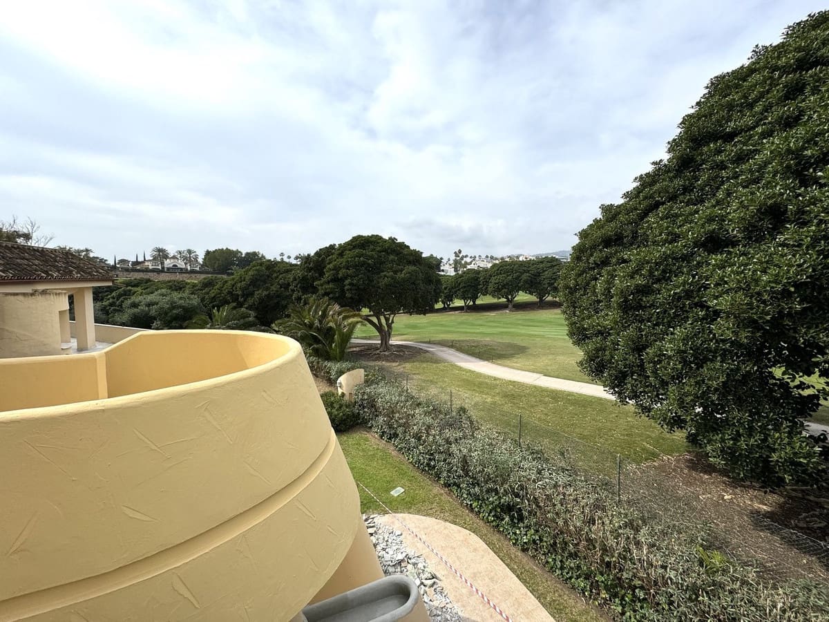 2 sovrum Lägenhet till salu i Nueva Andalucia med pool - 590 000 € (Ref: 9324355)