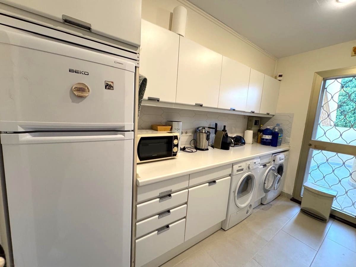 2 sovrum Lägenhet till salu i Nueva Andalucia med pool - 590 000 € (Ref: 9324355)