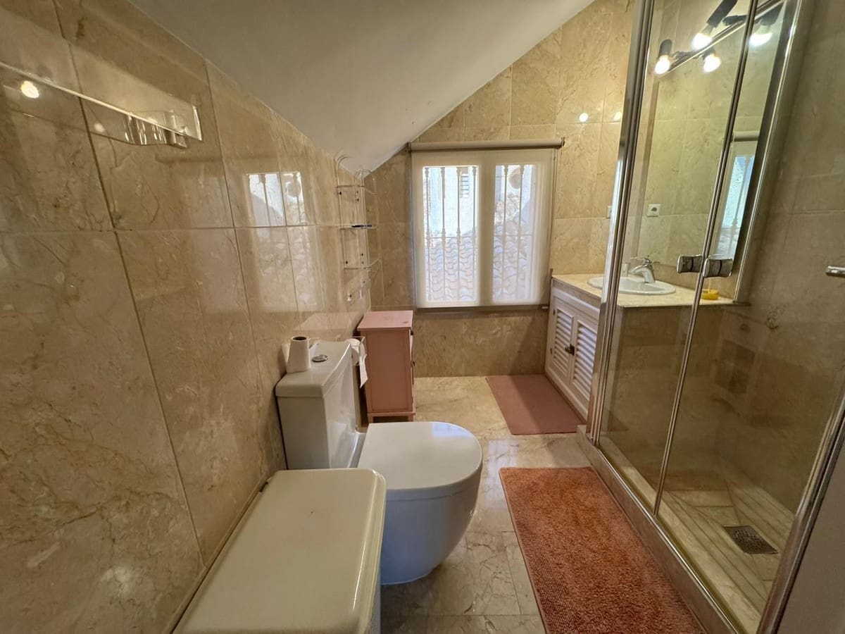 2 soverom Leilighet til salgs i Nueva Andalucia med svømmebasseng - € 590 000 (Ref: 9324355)