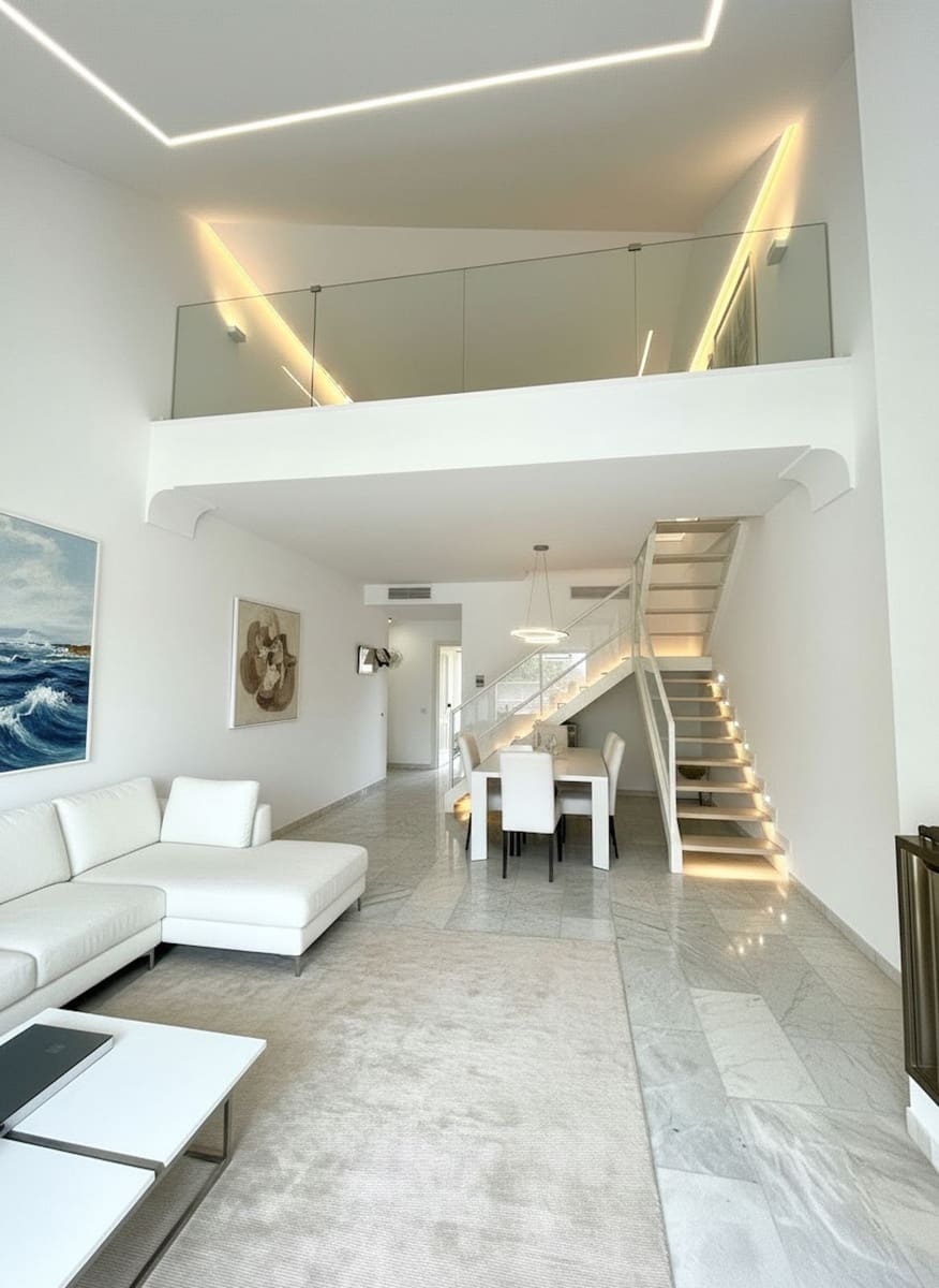 2 soverom Leilighet til salgs i Nueva Andalucia med svømmebasseng - € 590 000 (Ref: 9324355)