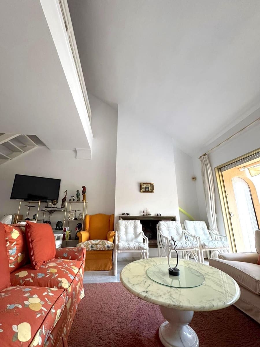 2 soverom Leilighet til salgs i Nueva Andalucia med svømmebasseng - € 590 000 (Ref: 9324355)