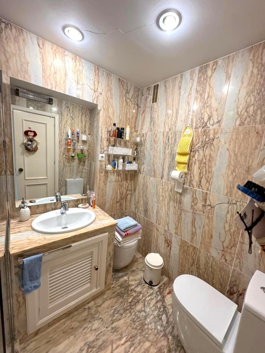 2 soverom Leilighet til salgs i Nueva Andalucia med svømmebasseng - € 590 000 (Ref: 9324355)