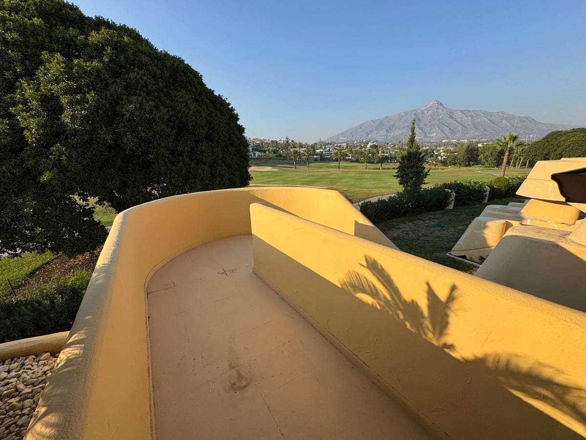 2 soverom Leilighet til salgs i Nueva Andalucia med svømmebasseng - € 590 000 (Ref: 9324355)