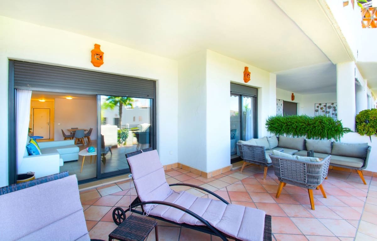 2 soveværelse Lejlighed til salg i Estepona med swimmingpool - € 379.000 (Ref: 9326692)