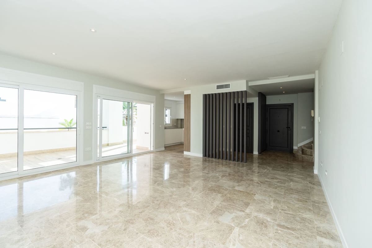 Apartamento de 3 habitaciones en Marbella en venta con piscina - 795.000 € (Ref: 9338520)