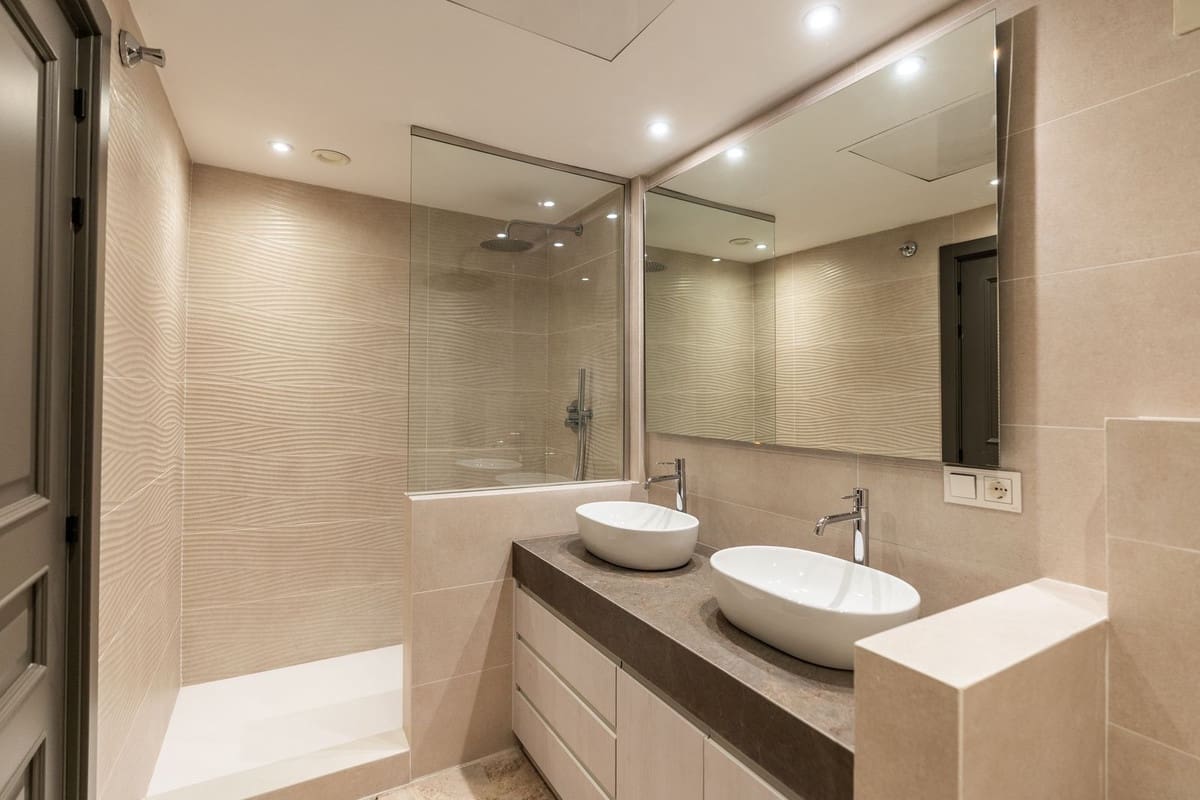 Apartamento de 3 habitaciones en Marbella en venta con piscina - 795.000 € (Ref: 9338520)