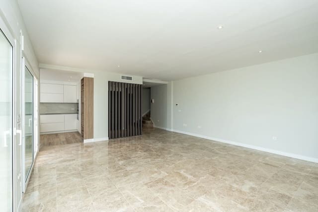 Apartamento de 3 habitaciones en Santa Clara, Marbella en venta con piscina - 795.000 € (Ref: 9338520)