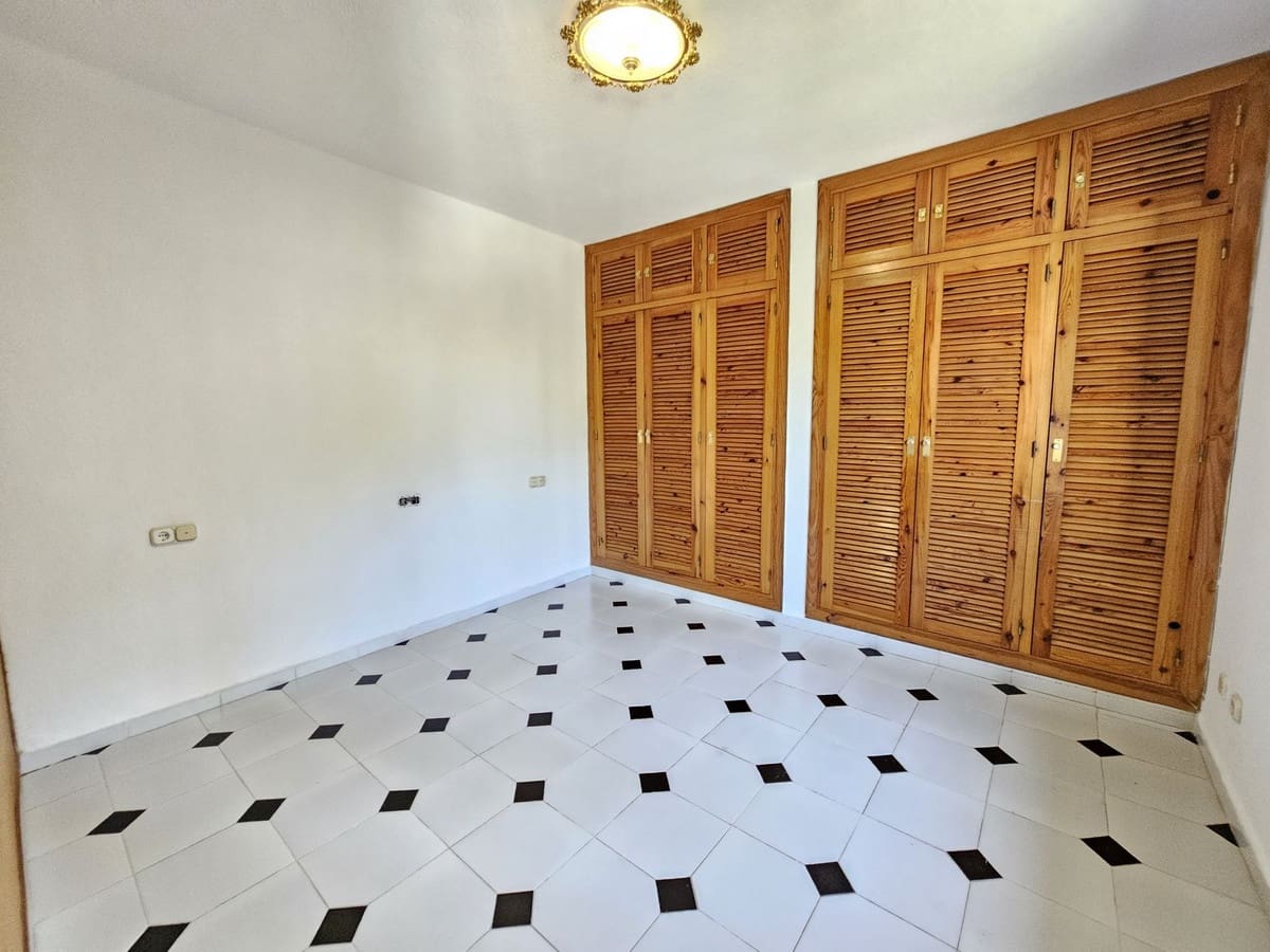 Casa de 3 habitaciones en El Chaparral en venta - 550.000 € (Ref: 9338522)