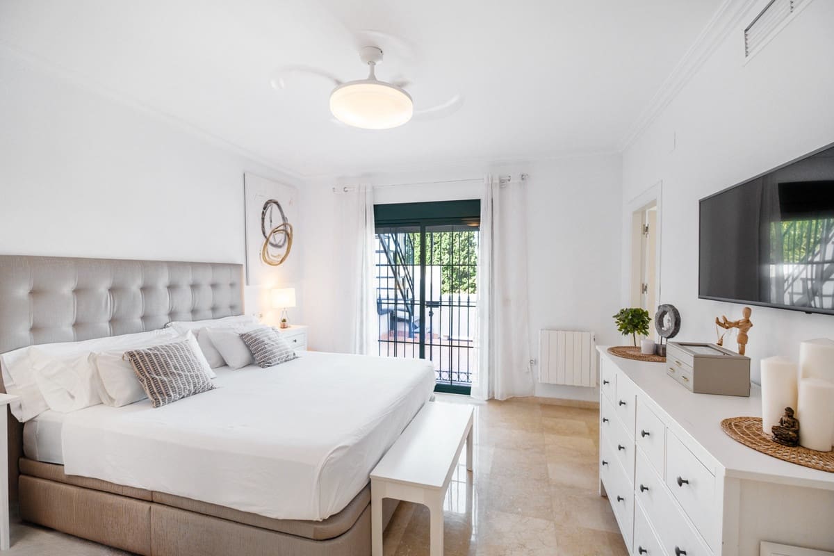 3 sovrum Hus till salu i Marbella med pool - 775 000 € (Ref: 9342163)