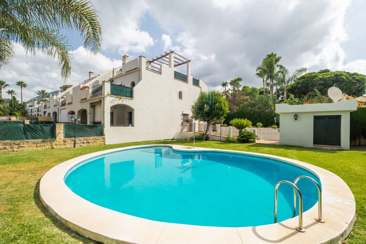 3 sovrum Hus till salu i Marbella med pool - 775 000 € (Ref: 9342163)