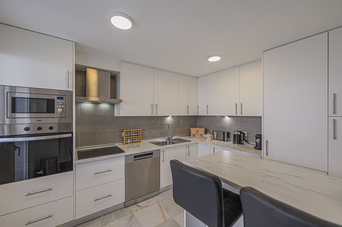 3 soverom Hus til salgs i New Golden Mile med svømmebasseng - € 477 500 (Ref: 9342165)