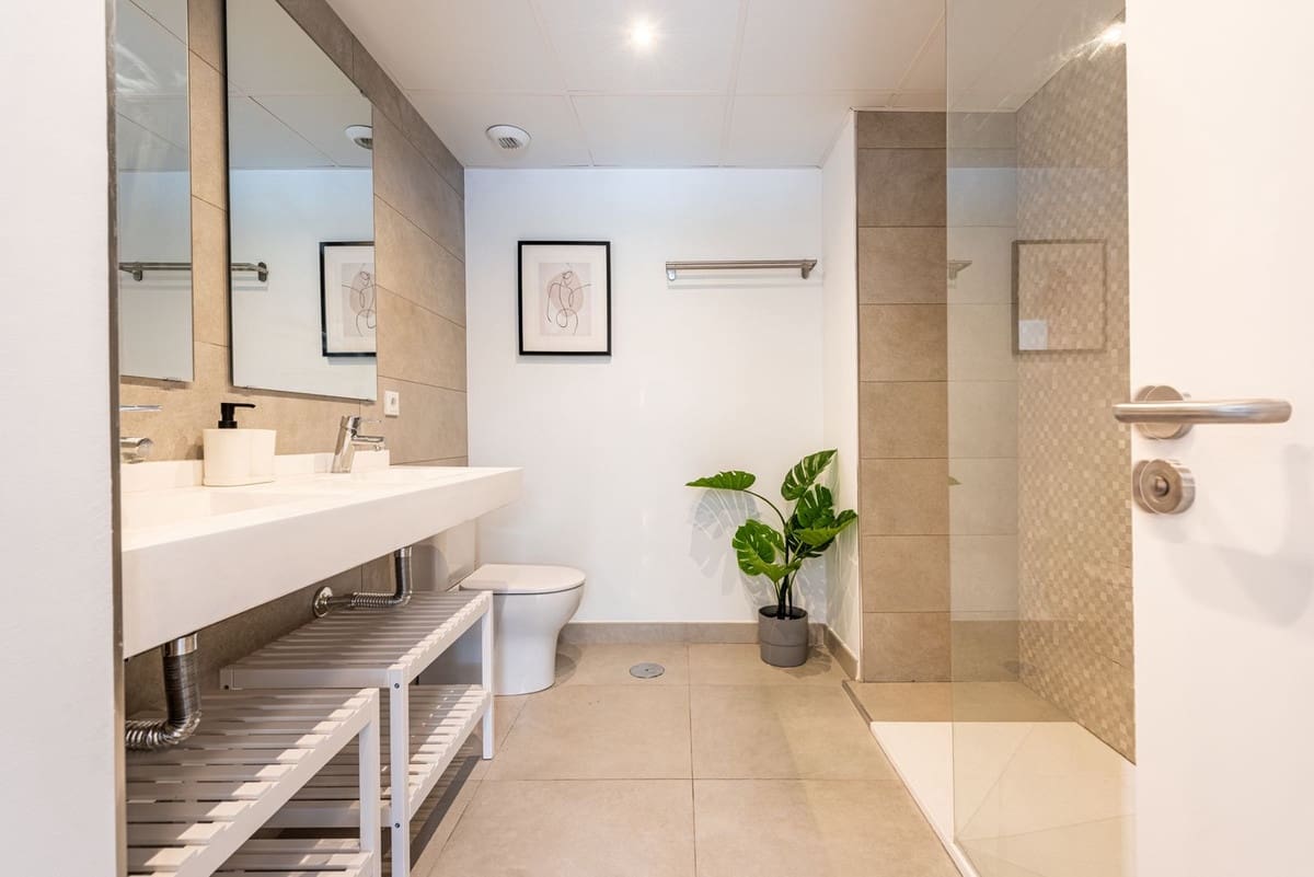 2 sovrum Lägenhet till salu i Benahavis med pool - 545 000 € (Ref: 9367780)