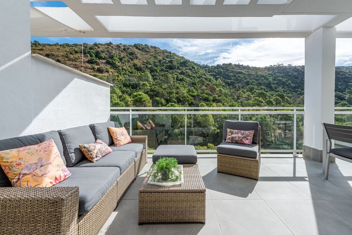 2 sovrum Lägenhet till salu i Benahavis med pool - 545 000 € (Ref: 9367780)