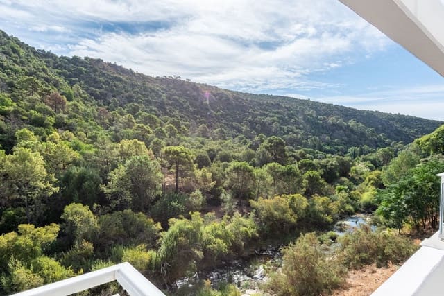 2 bedroom Apartment for sale in Benahavís pueblo, Benahavís with pool - € 545,000 (Ref: 9367780)