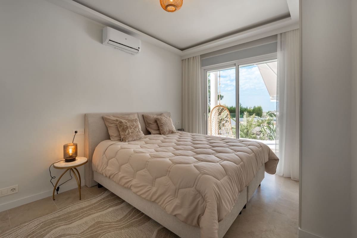 4 slaapkamer Villa te koop in Guadalmina met zwembad - € 1.695.000 (Ref: 9367782)