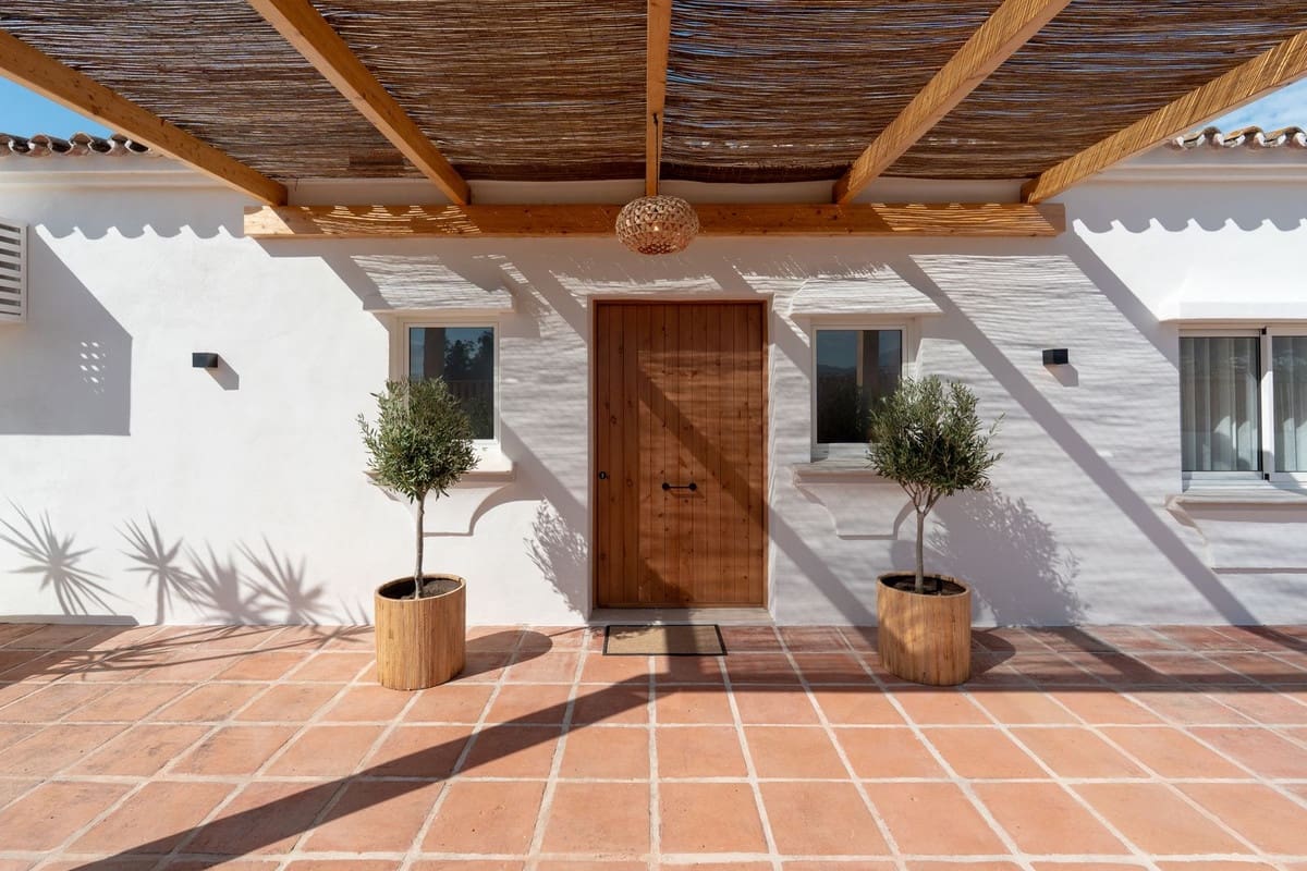 4 slaapkamer Villa te koop in Guadalmina met zwembad - € 1.695.000 (Ref: 9367782)