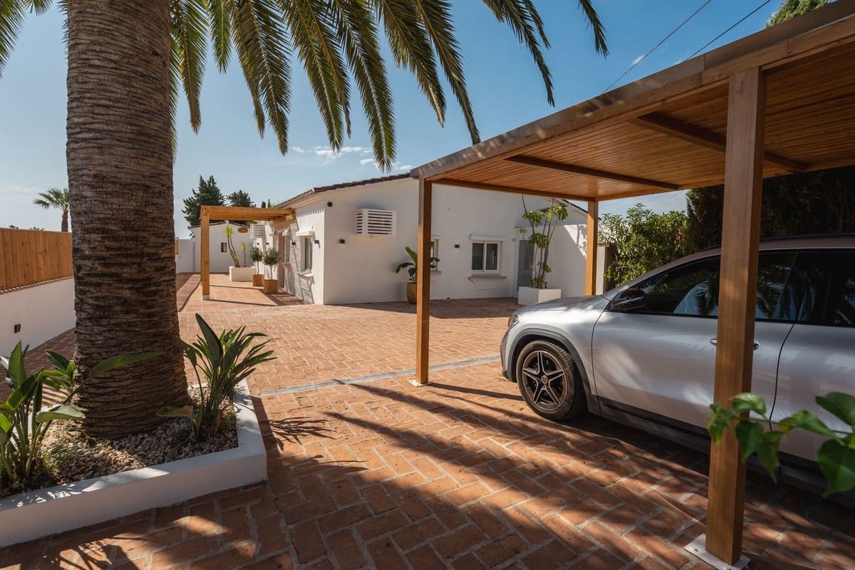 4 slaapkamer Villa te koop in Guadalmina met zwembad - € 1.695.000 (Ref: 9367782)