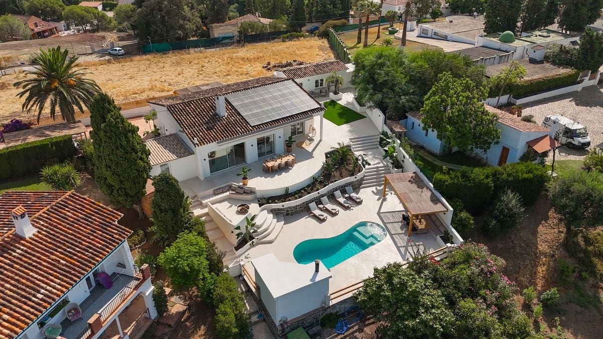 4 slaapkamer Villa te koop in Guadalmina met zwembad - € 1.695.000 (Ref: 9367782)