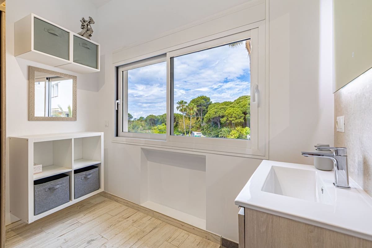 Apartamento de 1 habitación en Marbella en venta con piscina - 449.000 € (Ref: 9367783)