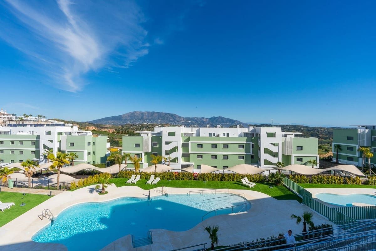 2 soveværelse Lejlighed til salg i La Cala de Mijas med swimmingpool - € 595.000 (Ref: 9367787)