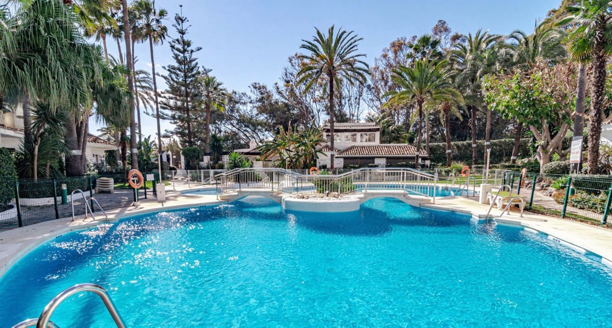 2 sovrum Lägenhet till salu i Elviria med pool - 635 000 € (Ref: 9375448)