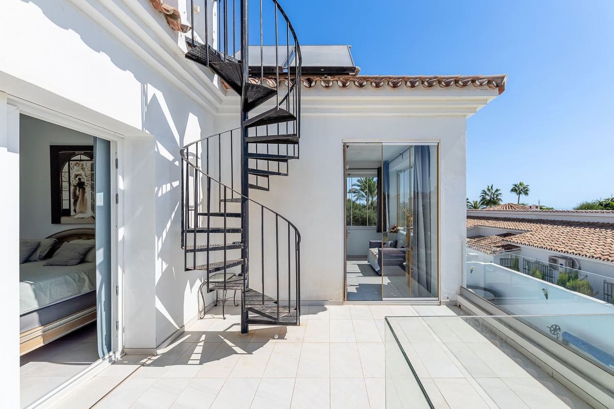 3 soverom Villa til salgs i Costalita med svømmebasseng - € 1 600 000 (Ref: 9379332)