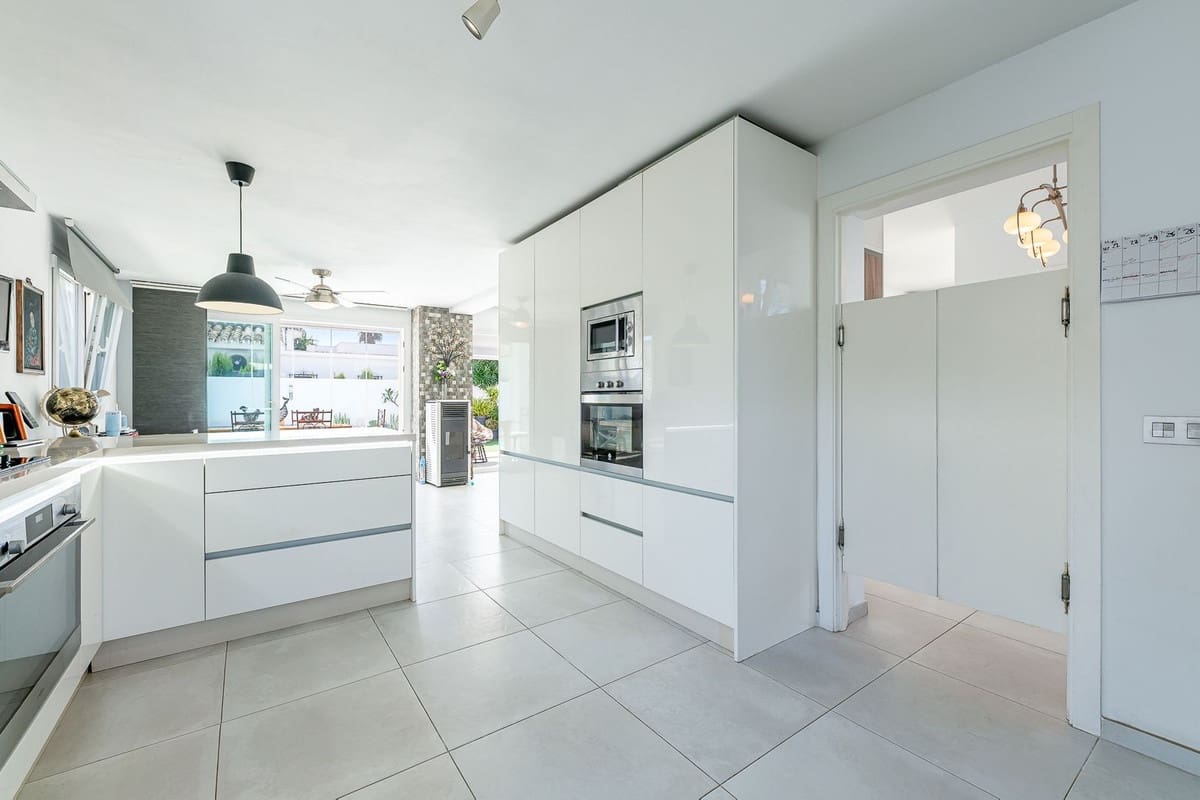 3 sovrum Villa till salu i Costalita med pool - 1 600 000 € (Ref: 9379332)