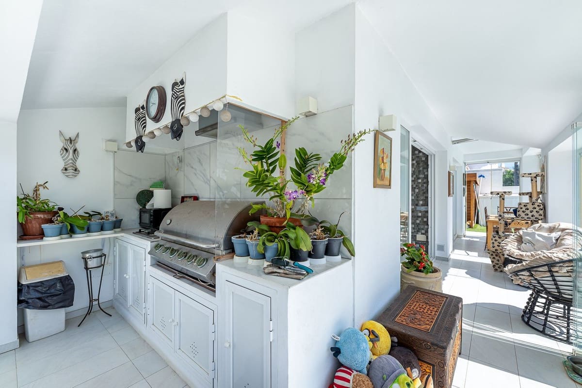 Chalet de 3 habitaciones en Costalita en venta con piscina - 1.575.000 € (Ref: 9379332)