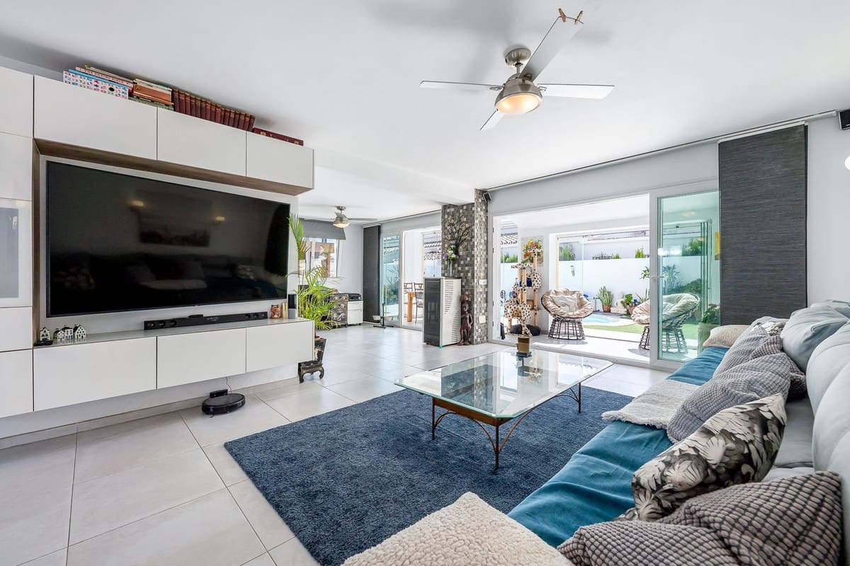 3 chambre Villa/Maison à vendre à Costalita avec piscine - 1 575 000 € (Ref: 9379332)