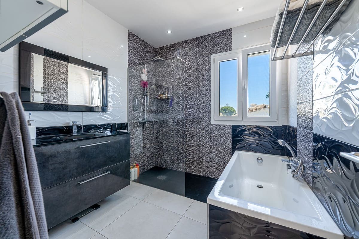 3 chambre Villa/Maison à vendre à Costalita avec piscine - 1 575 000 € (Ref: 9379332)