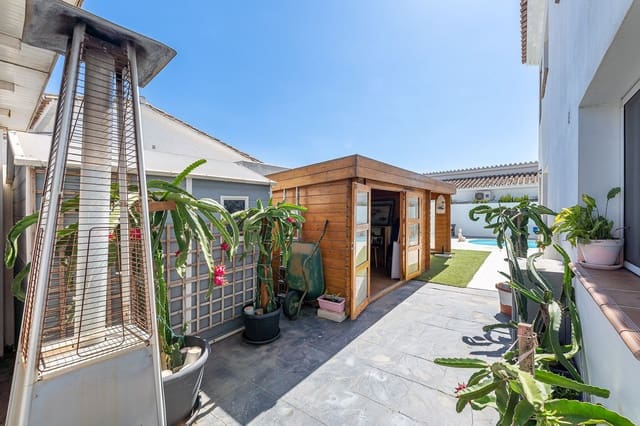 3 soverom Villa til salgs i Costalita, Estepona med svømmebasseng - € 1 575 000 (Ref: 9379332)