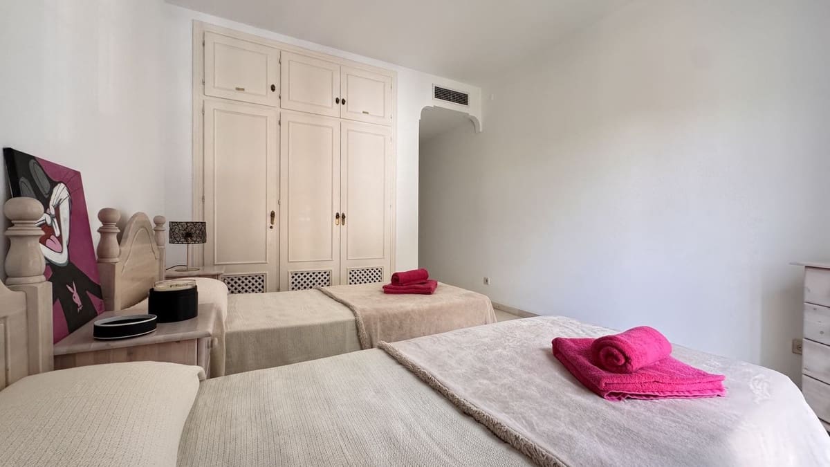 2 soverom Leilighet til salgs i New Golden Mile med svømmebasseng - € 495 000 (Ref: 9379333)