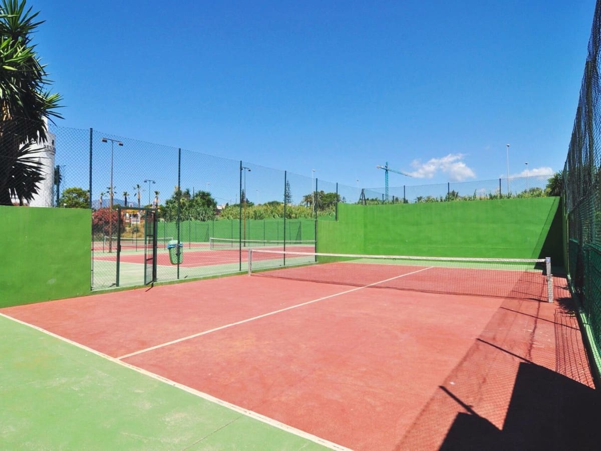 2 soverom Leilighet til salgs i New Golden Mile med svømmebasseng - € 495 000 (Ref: 9379333)