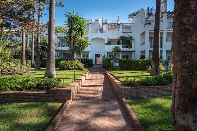 2 makuuhuone Huoneisto myytävänä paikassa San Pedro de Alcántara Pueblo, Marbella mukana uima-altaan - 659 000 € (Ref: 9379334)