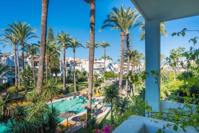 2 makuuhuone Huoneisto myytävänä paikassa San Pedro de Alcántara Pueblo, Marbella mukana uima-altaan - 659 000 € (Ref: 9379334)