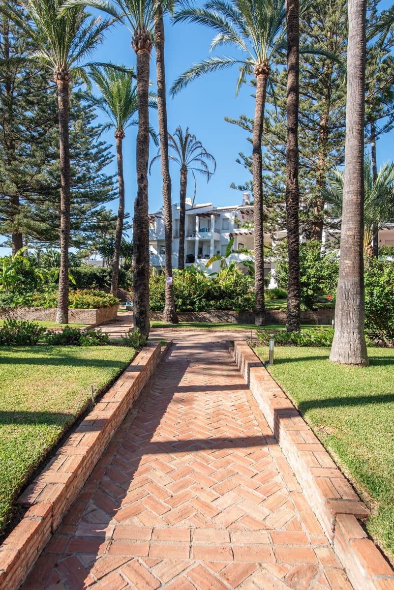 2 makuuhuone Huoneisto myytävänä paikassa San Pedro de Alcantara mukana uima-altaan - 659 000 € (Ref: 9379334)