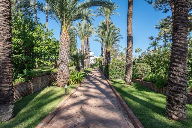 2 makuuhuone Huoneisto myytävänä paikassa San Pedro de Alcántara Pueblo, Marbella mukana uima-altaan - 659 000 € (Ref: 9379334)
