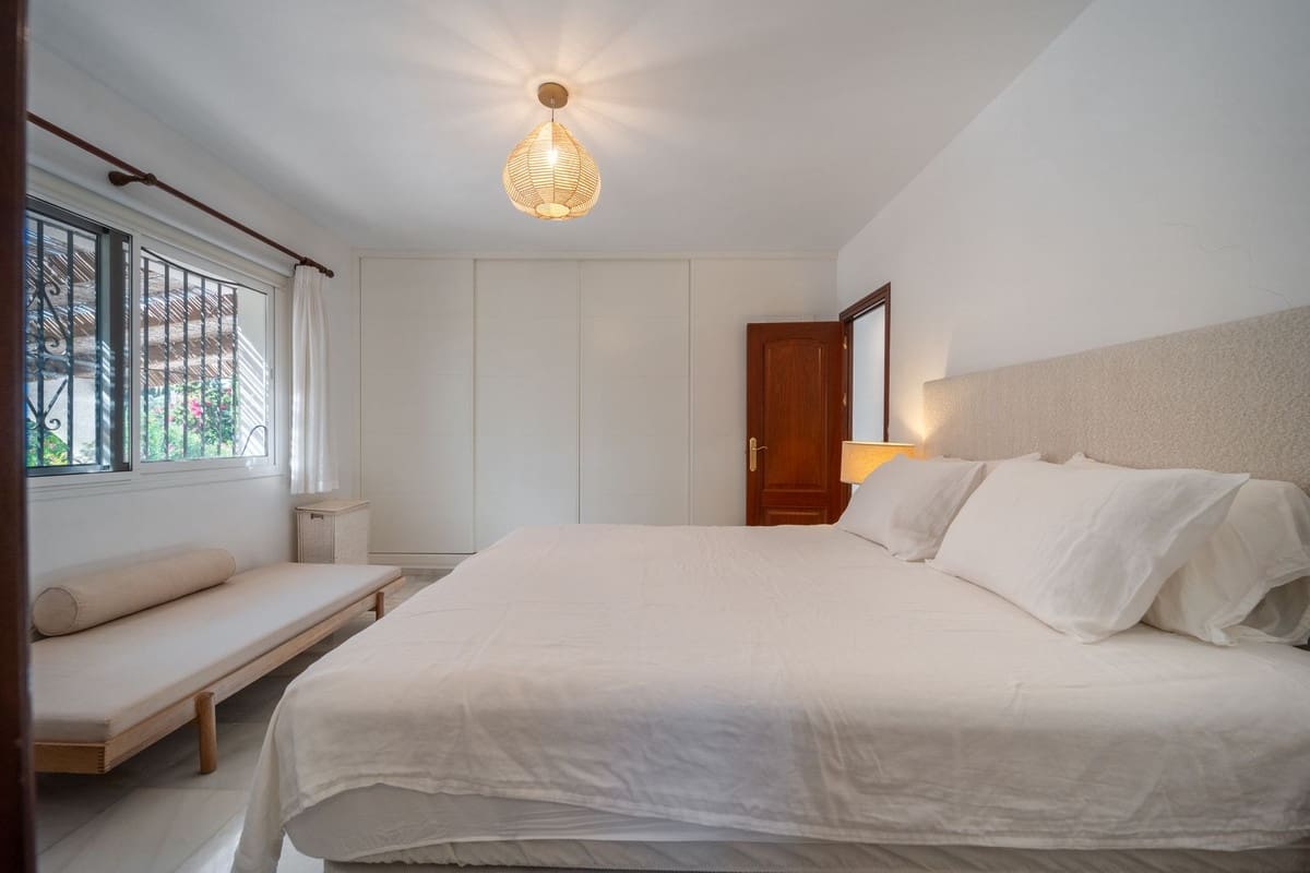 2 sypialnia Willa na sprzedaż w Elviria z basenem - 825 000 € (Ref: 9379335)