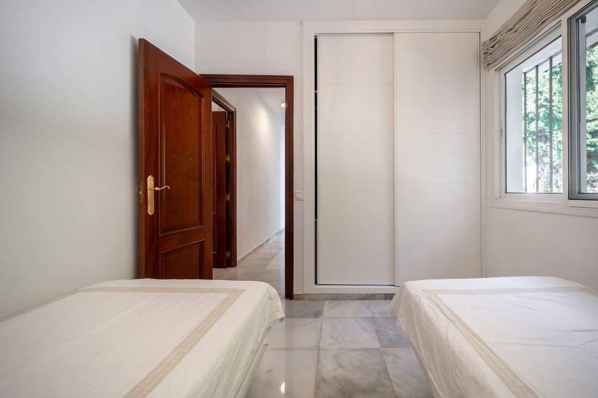 2 sypialnia Willa na sprzedaż w Elviria z basenem - 825 000 € (Ref: 9379335)