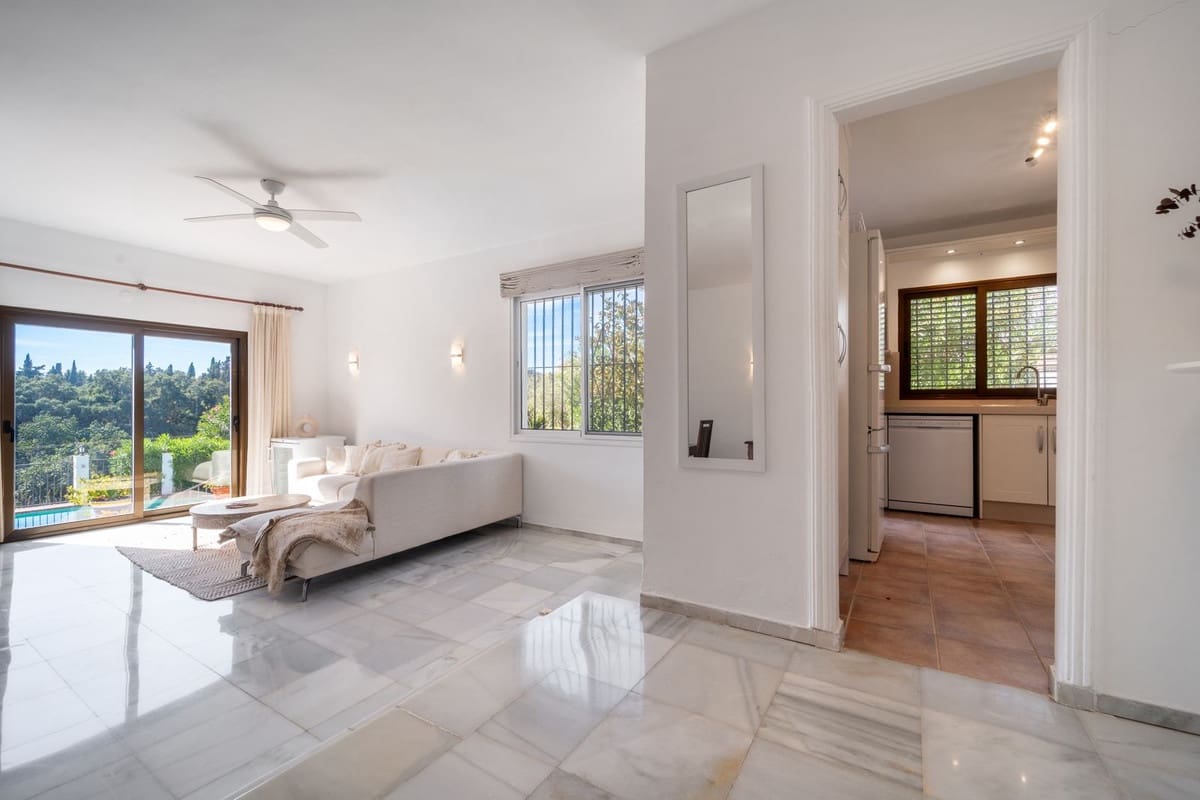 2 sypialnia Willa na sprzedaż w Elviria z basenem - 825 000 € (Ref: 9379335)