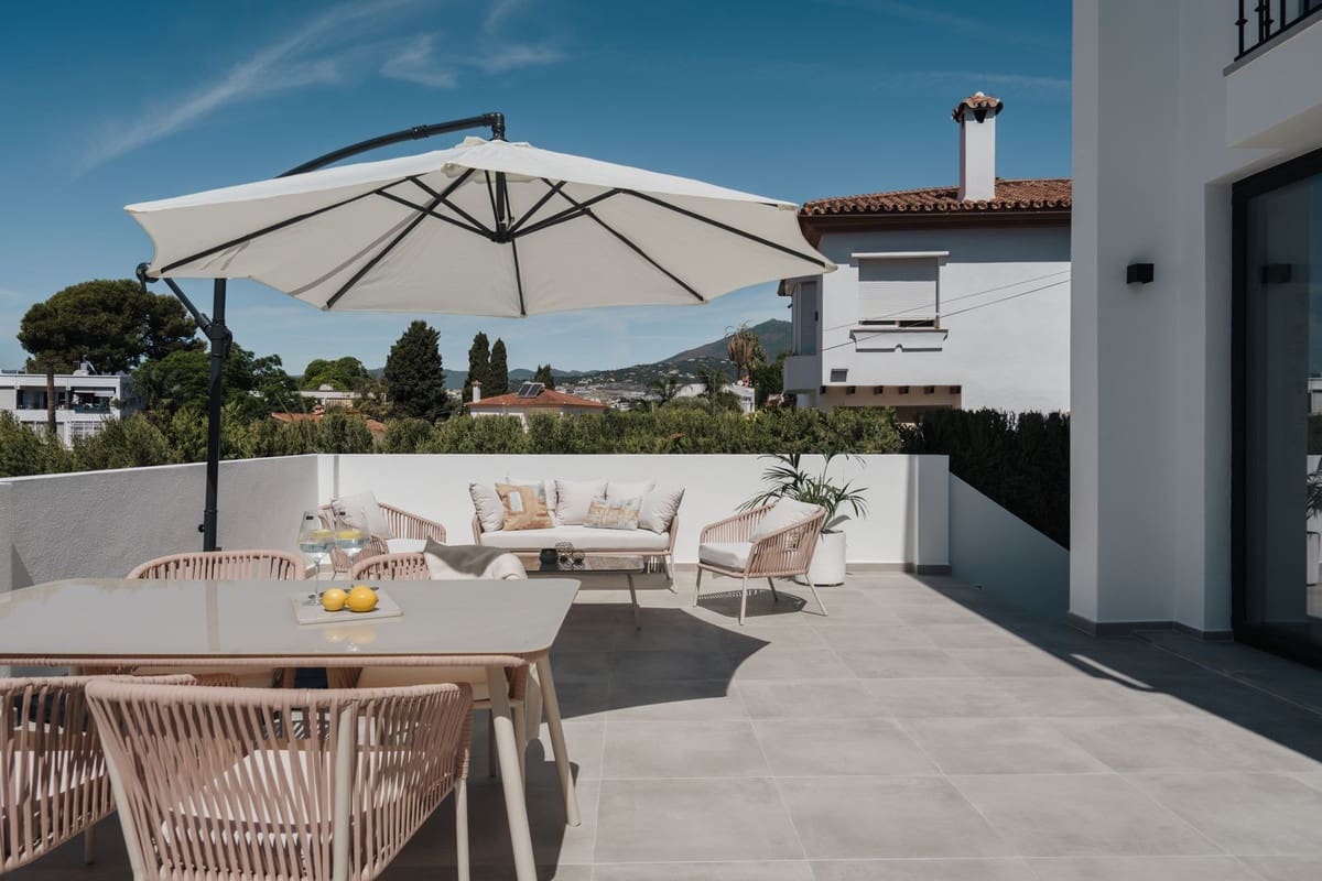 3 soverom Villa til salgs i Nueva Andalucia - € 1 295 000 (Ref: 9379337)