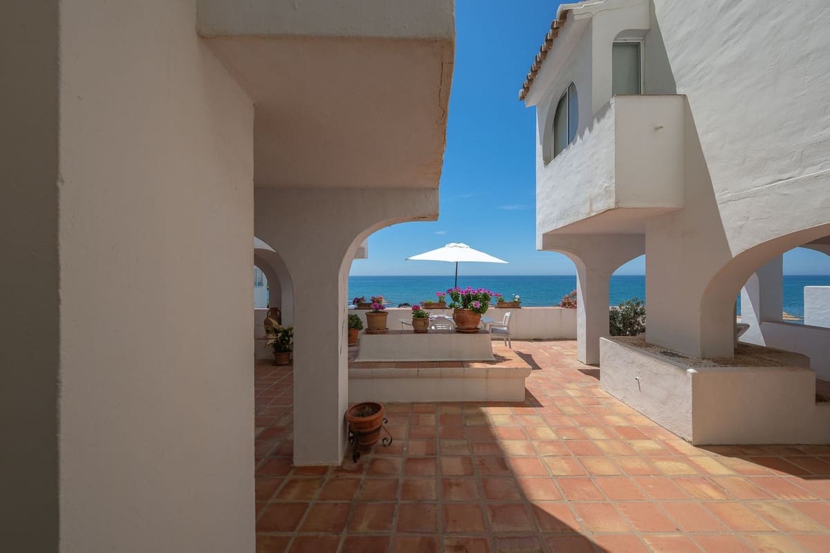 3 soveværelse Lejlighed til salg i Riviera del Sol med swimmingpool - € 635.000 (Ref: 9379338)