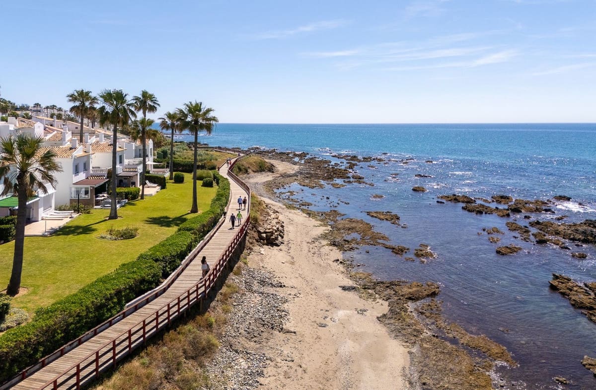 3 soveværelse Lejlighed til salg i Riviera del Sol med swimmingpool - € 635.000 (Ref: 9379338)